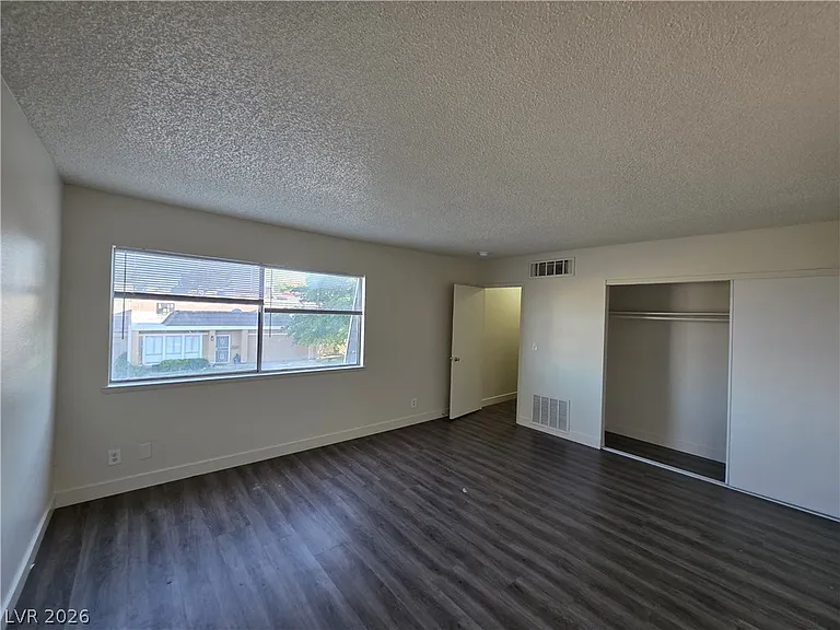 3364 Royce Ct — Photo 50