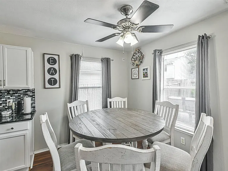 11735 Pebble Sands Dr — Photo 6