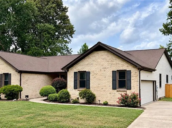1132 Cordova Ct, Virginia Beach, VA 23456
