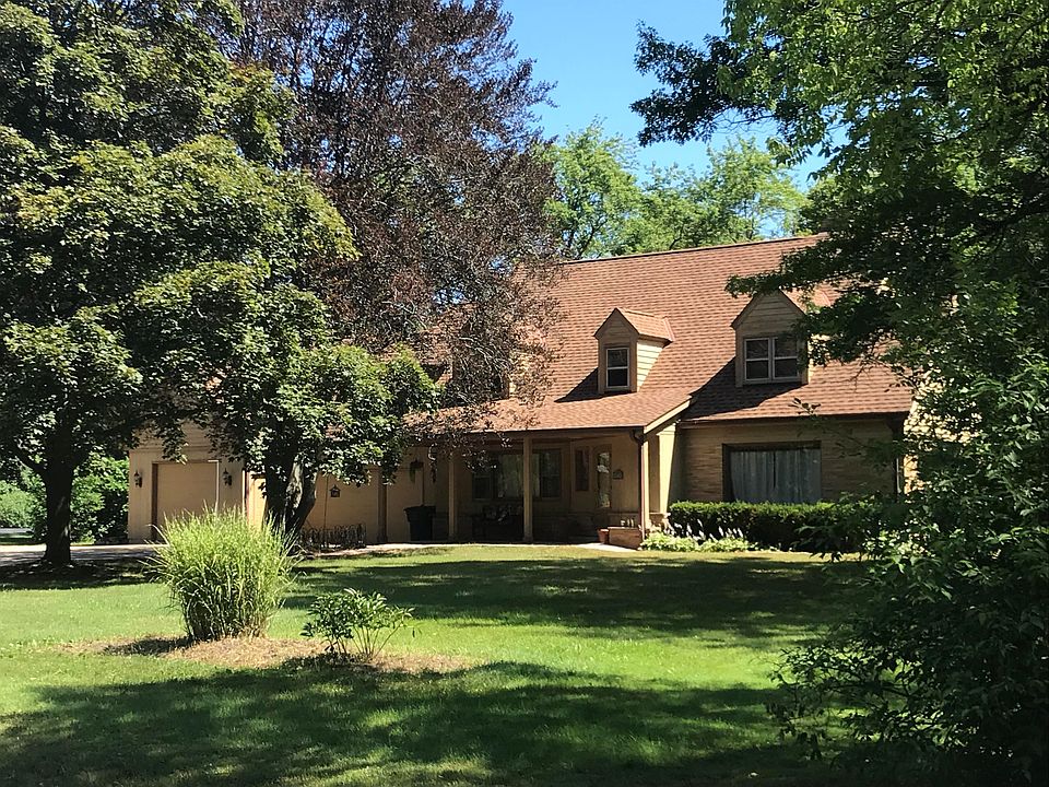 1st image of 9360 N Sleepy Hollow Ln