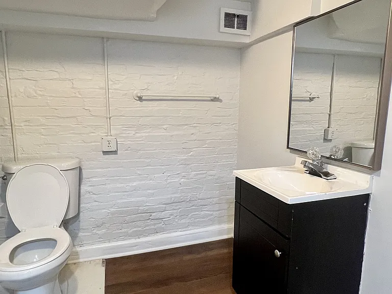 440 N Luzerne Ave — Photo 42