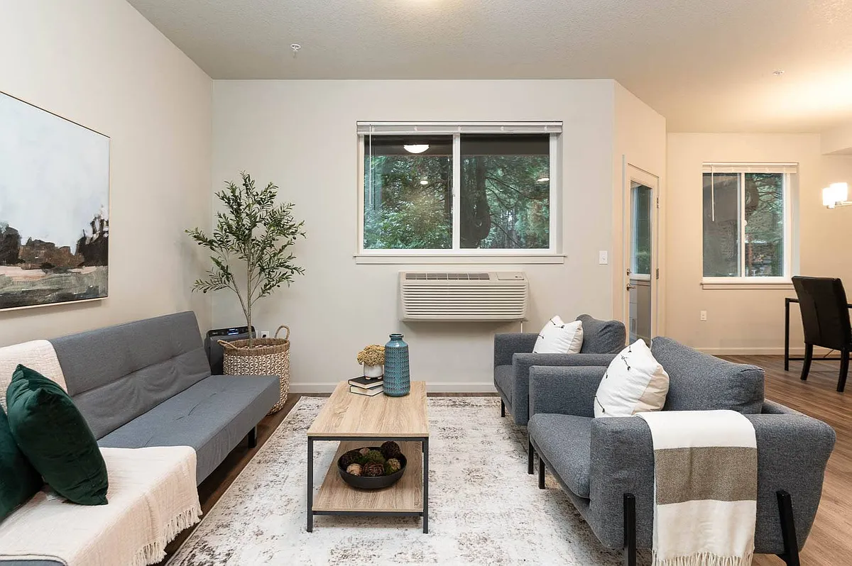 Quatama Woods | Living Room - Quatama Woods