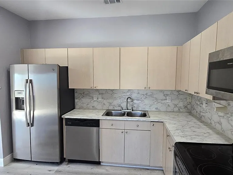 4580 24th Pl SW #B — Photo 5