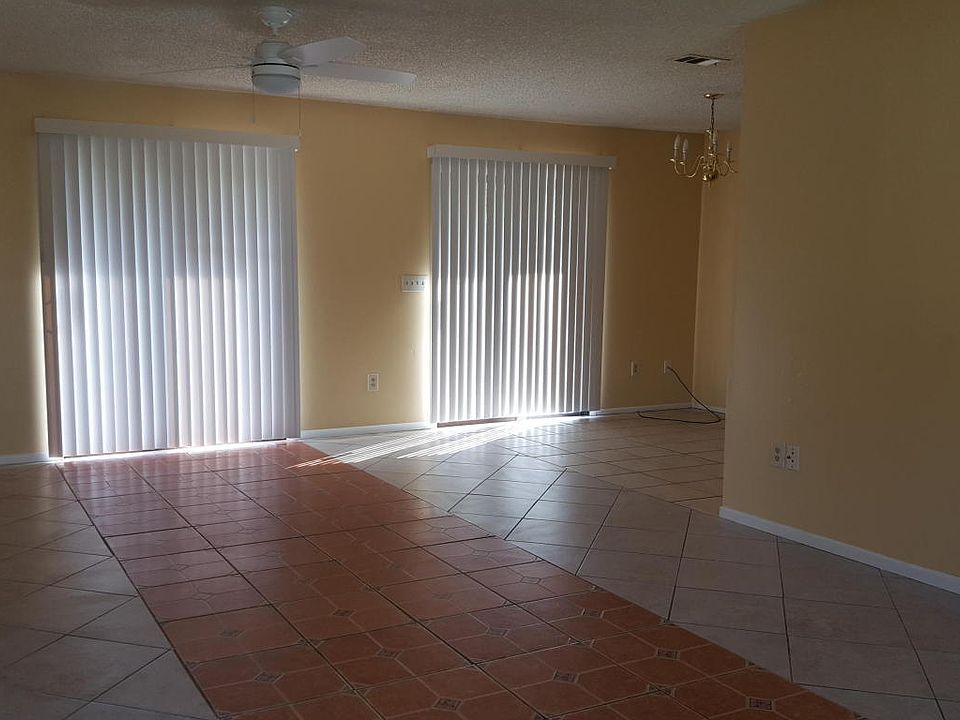 2nd image of 180 Crosspoint St SE