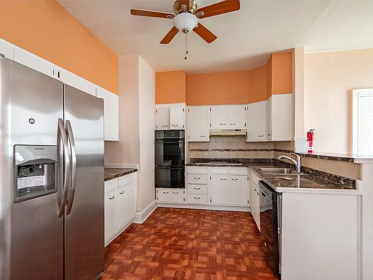 5002 Chestnut St — Photo 2