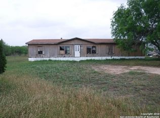 112 Bossier St, Poth, TX 78147