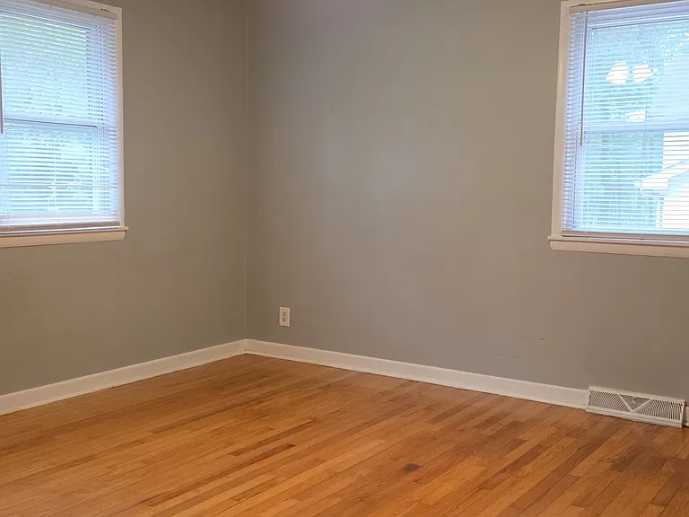 612 Dupont Dr — Photo 10