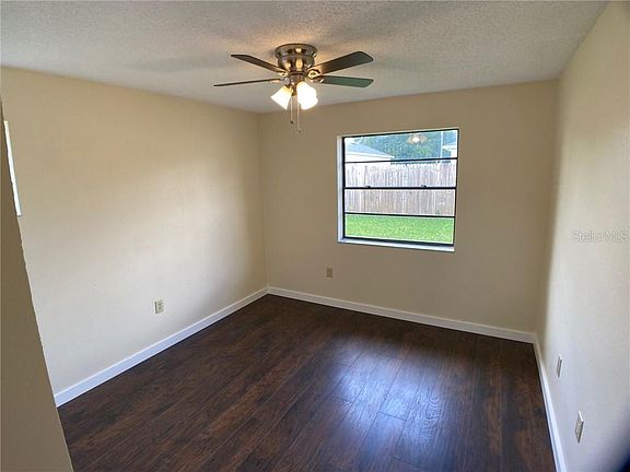 3rd image of 571 Koala Dr