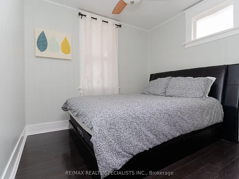 4397 Homewood Ave — Photo 16