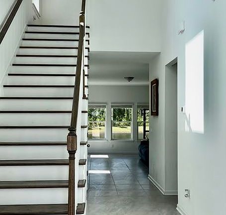 3rd image of 254 Starnberg Ct