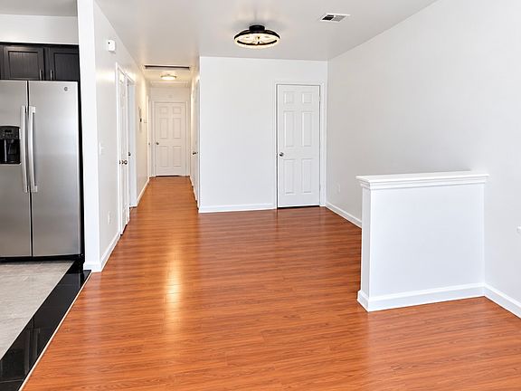 4th image of 63 Hobson St