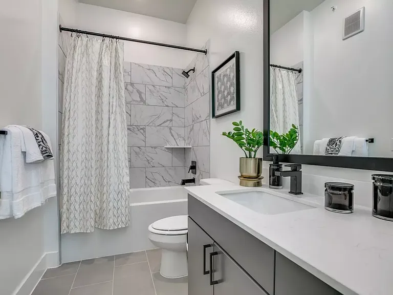 9608 57th Ave #5B — Photo 6