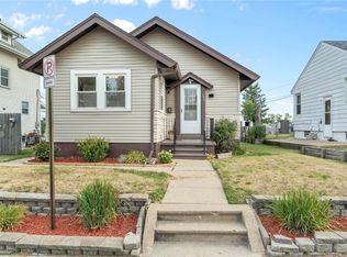 916 16th Ave SW, Cedar Rapids, IA 52404