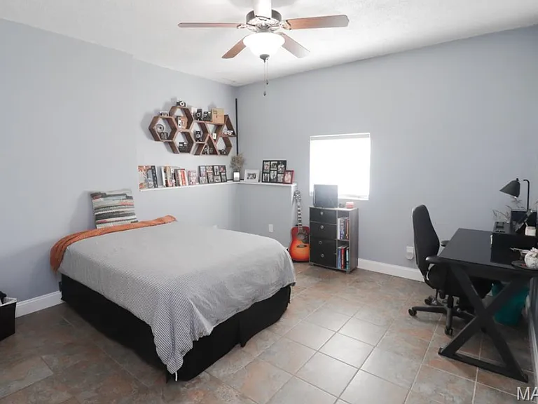 21579 Harlan Ln #1A — Photo 2