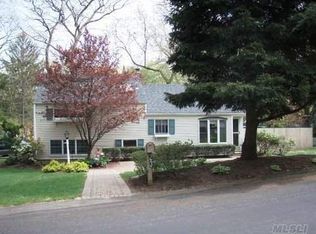 23 Stiles Dr, Melville, NY 11747