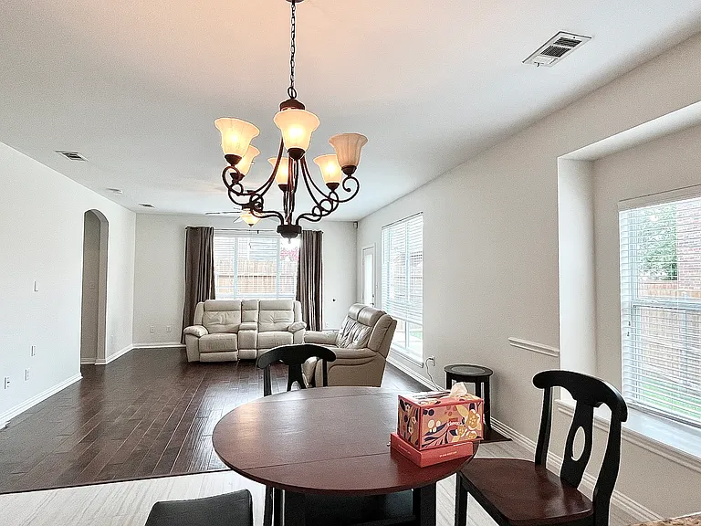 2204 Paige Ct — Photo 6