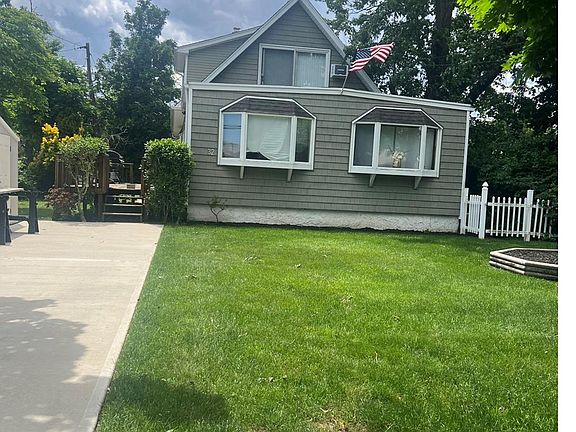 3rd image of 32 Coolidge Street