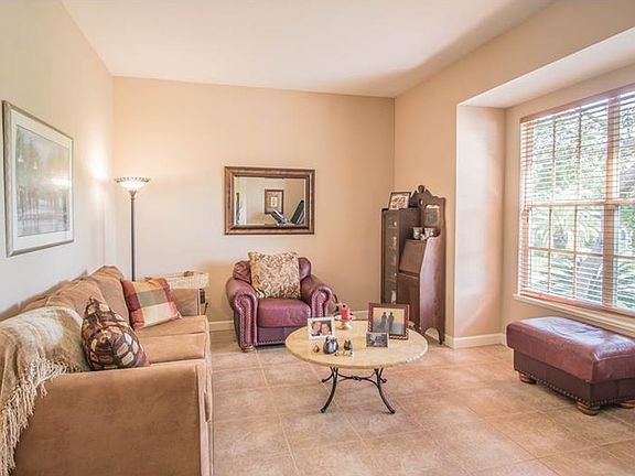 4th image of 250 N Castleford Ct