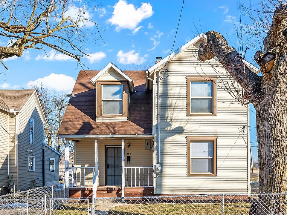1st image of 204 E Fairground St