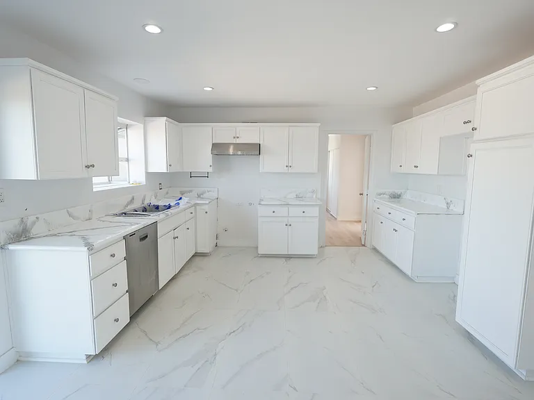 4545 W Columbia Way — Photo 18