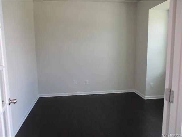 5 bed, 4.5 bath, 3269 sqft, $3,400 — Photo 4