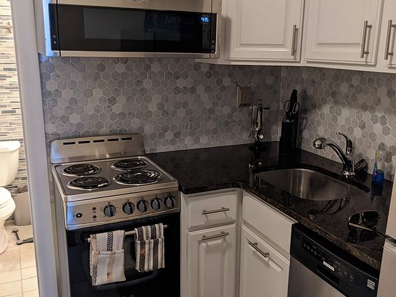 2nd image of 230 Beacon St APT 1
