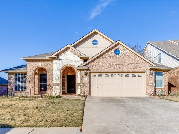 10109 Oldfield Ct, Fort Worth, TX 76244