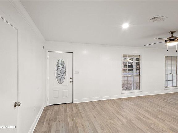 5th image of 1308 Wooddell Dr