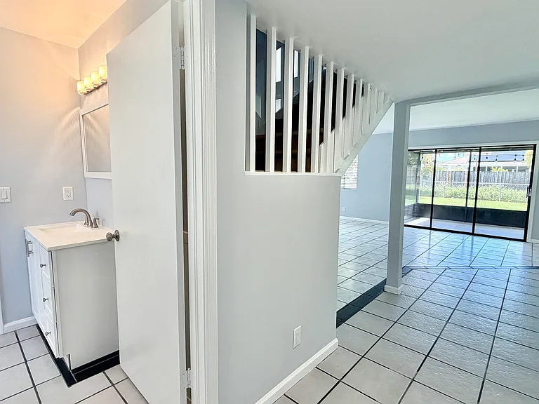 6048 Garrett St — Photo 41