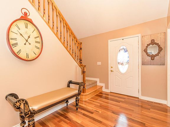 4th image of 7783 Broadhill Ave