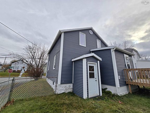 2nd image of 374 Alexandra St