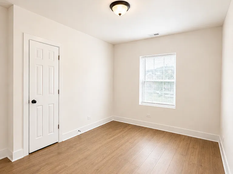 7418 N Ashland Blvd #2 — Photo 9