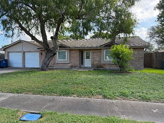 3rd image of 2204 Matagorda Dr