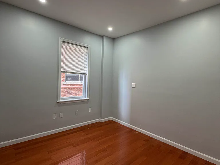 23-28 28th St #1A — Photo 8