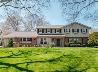 7505 N Fairchild Rd, Fox Pt, WI 53217