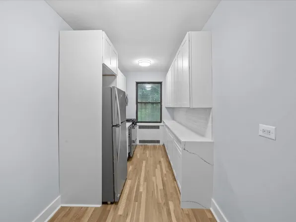 3017 Riverdale Avenue image 5 of 11