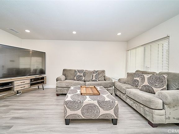 3rd image of 2346 Coventry Cir #18