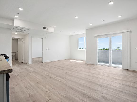 2nd image of 8802 Van Nuys Blvd #405