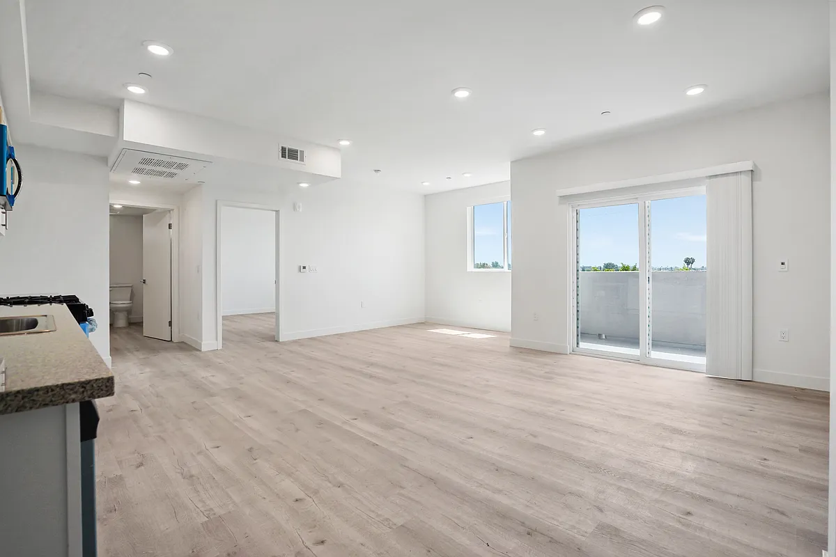 Building Photo - 8802 Van Nuys Blvd #405