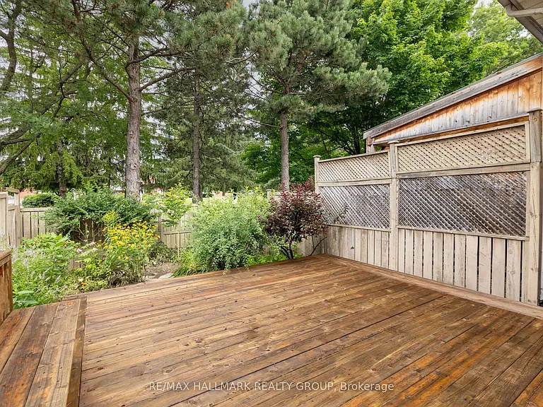 146 College Cir — Photo 41