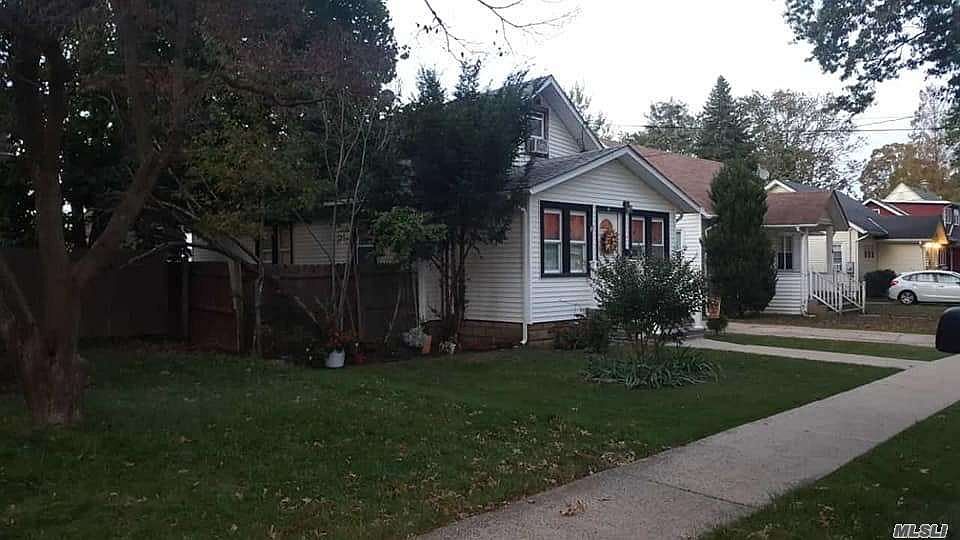 2nd image of 47 Stowe Ave
