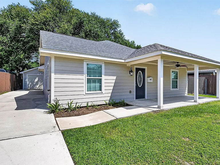 7623 McHenry St — Photo 2