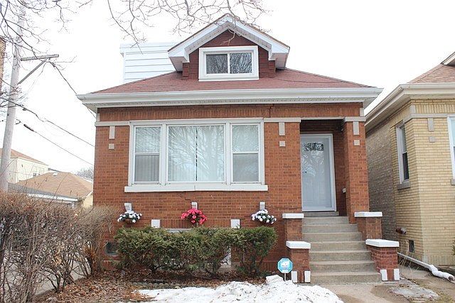 1st image of 5515 W Newport Ave