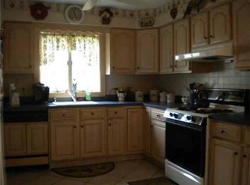 4th image of 42 Gladstone Dr
