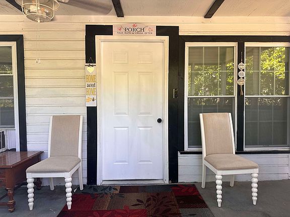 Screened in front porch