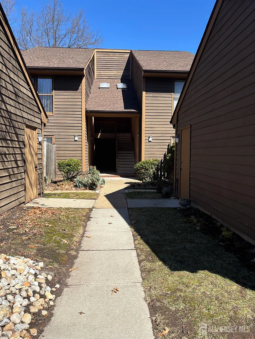 92 Heather Ct photo 1