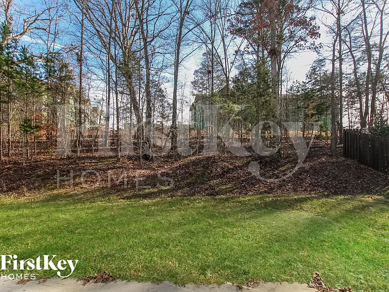 2816 Bridgeville Ln — Photo 15