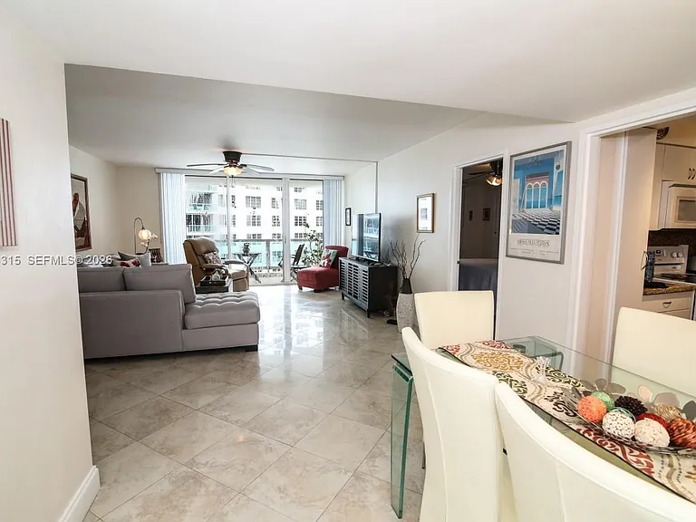 5151 Collins Ave #827 — Photo 5