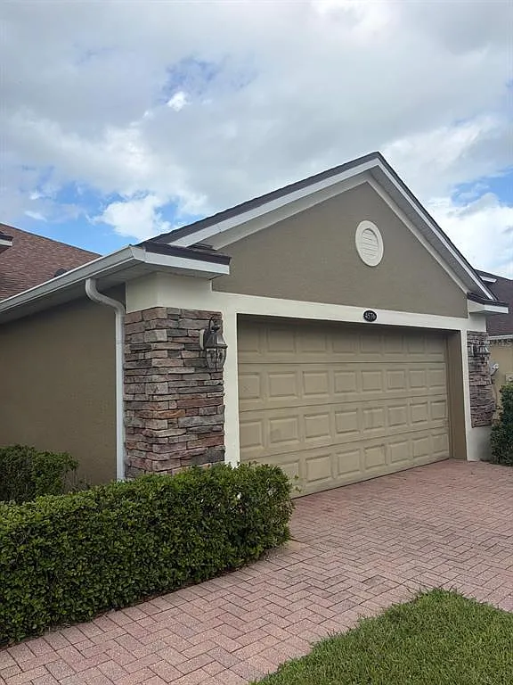 4 bed, 3.0 bath, 2227 sqft, $2,550 — Photo 2