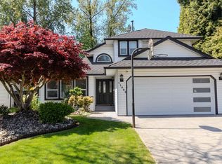 11083 153a St, Surrey, BC V3R9H8